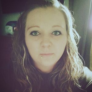 Meet your Posher, Caitlin